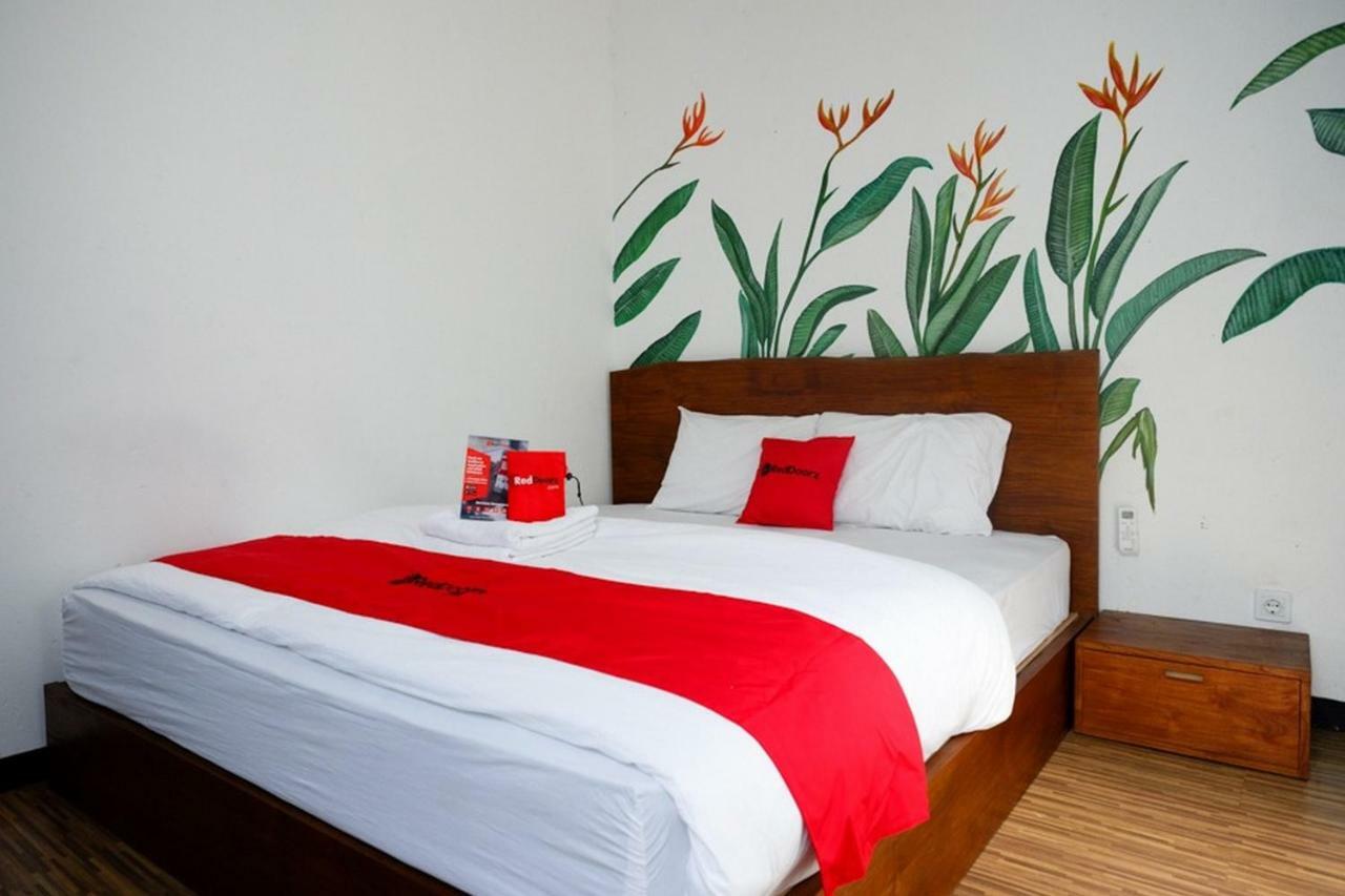Reddoorz @ Jalan Raya Semat Canggu Hostel Bali Buitenkant foto